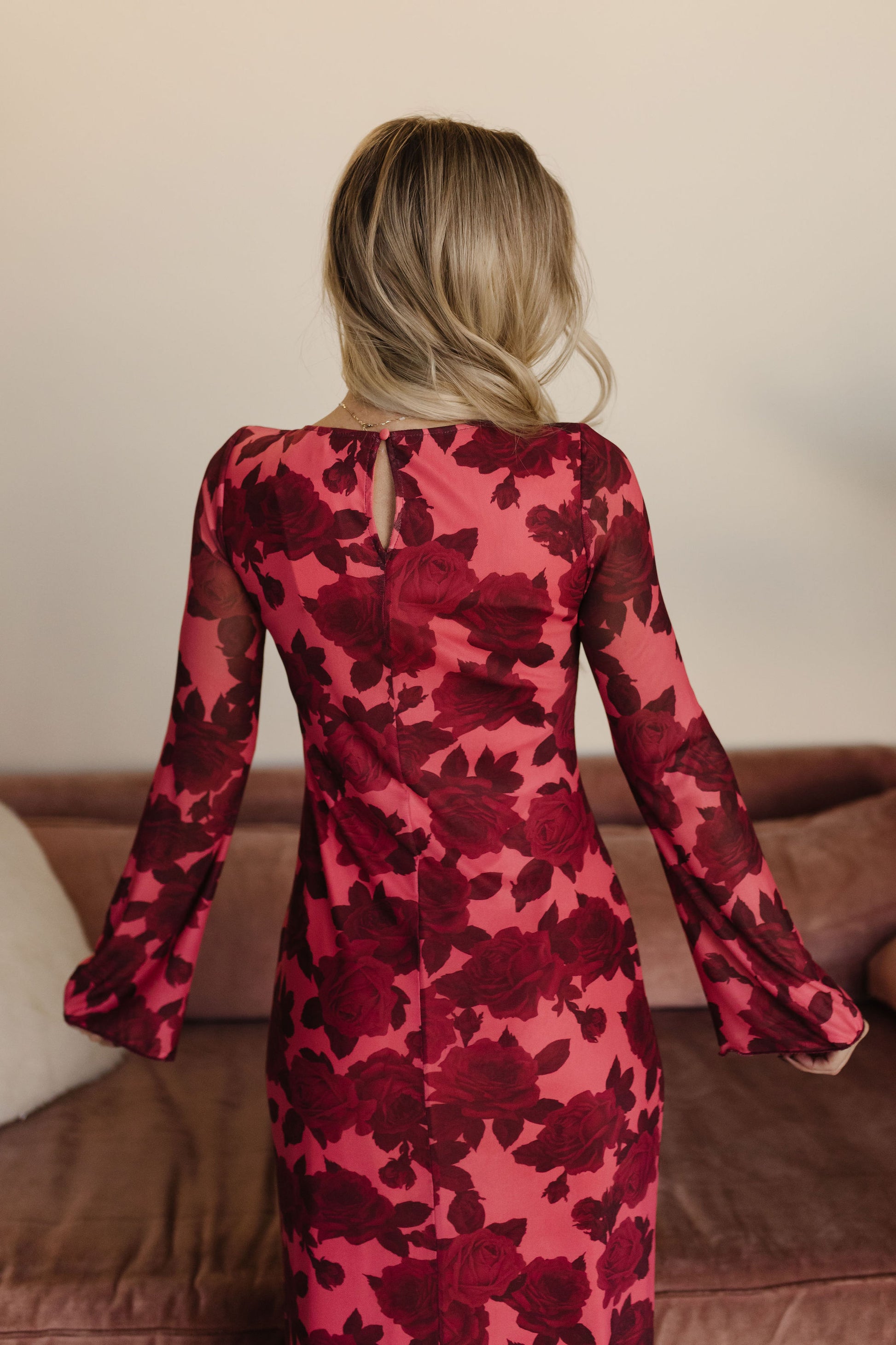 THE ROSALINA FLORAL PRINT MAXI DRESS IN RED – Pink Desert THE ROSALINA FLORAL PRINT MAXI DRESS IN RED – Pink Desert