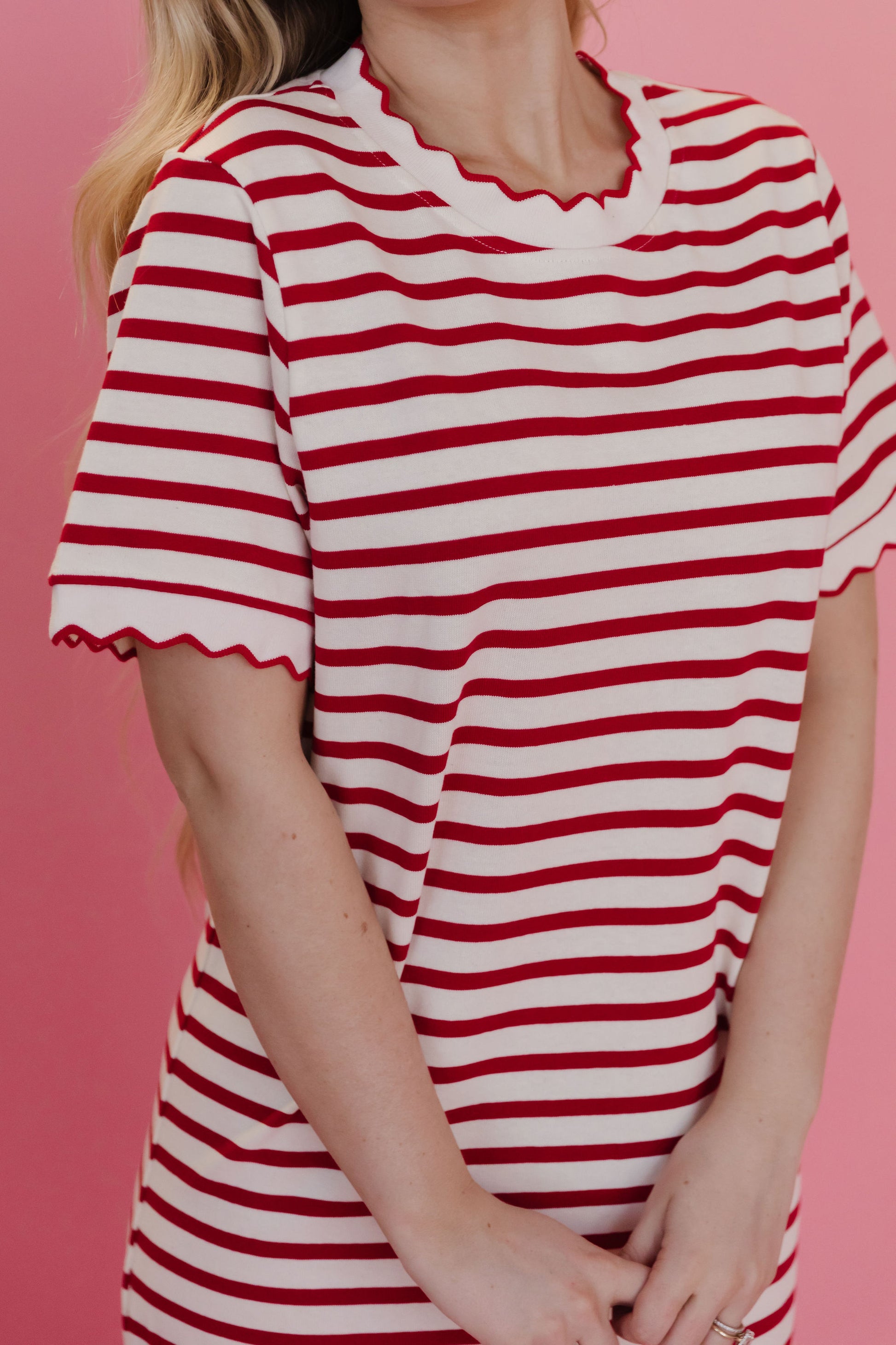 The Susie Scallop Edge Midi Dress in Red Large