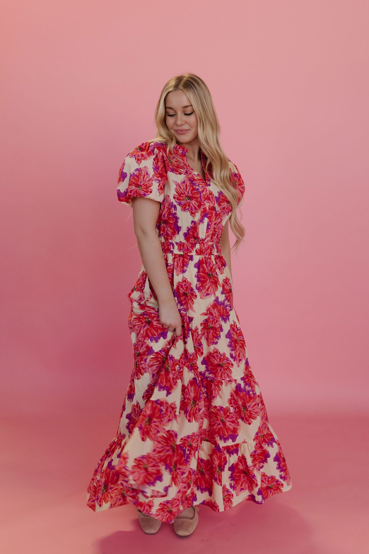 THE ROSALYNN FLORAL TIERED DRESS IN PINK