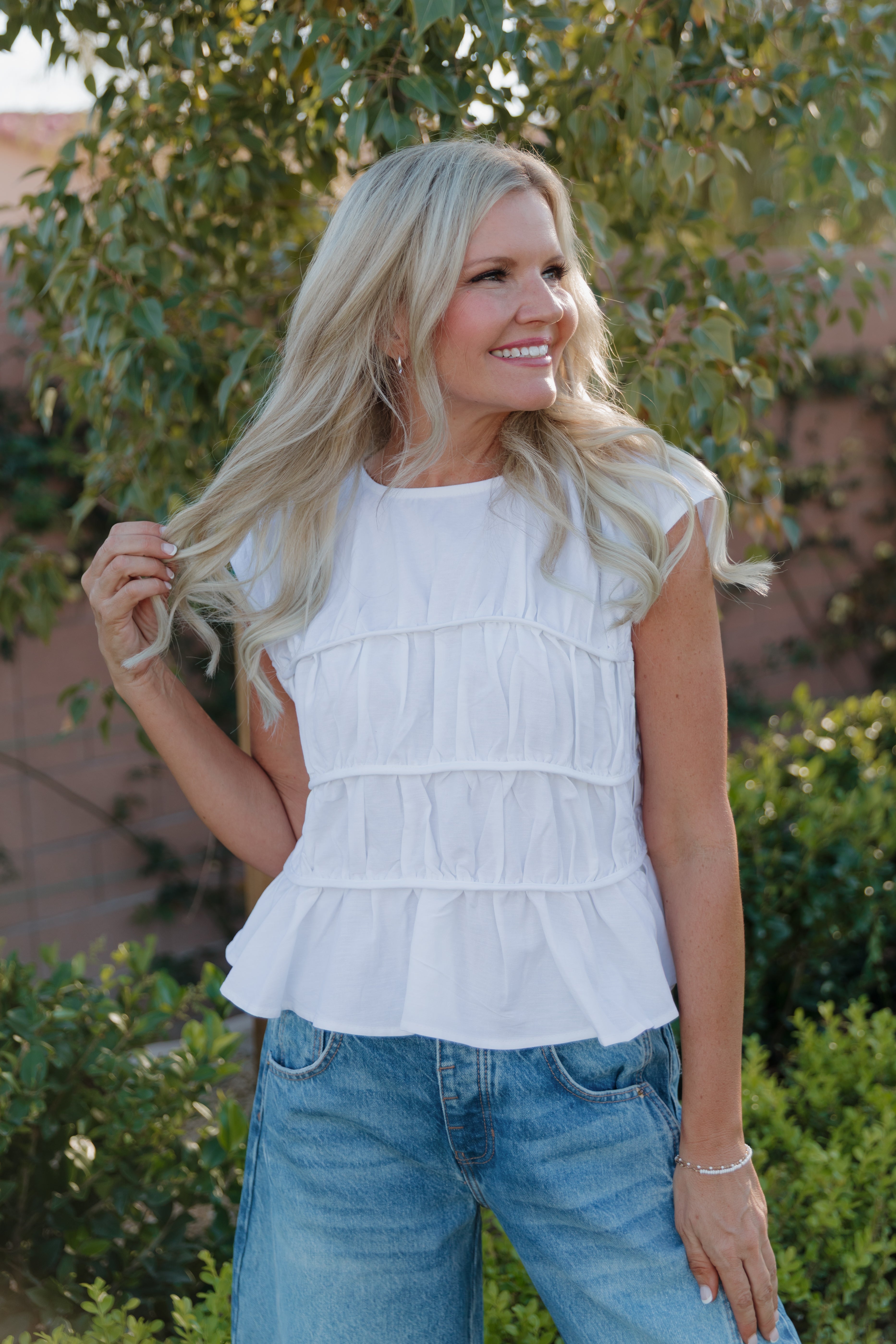 THE ANDREA RUCHED PEPLUM TOP IN WHITE – Pink Desert