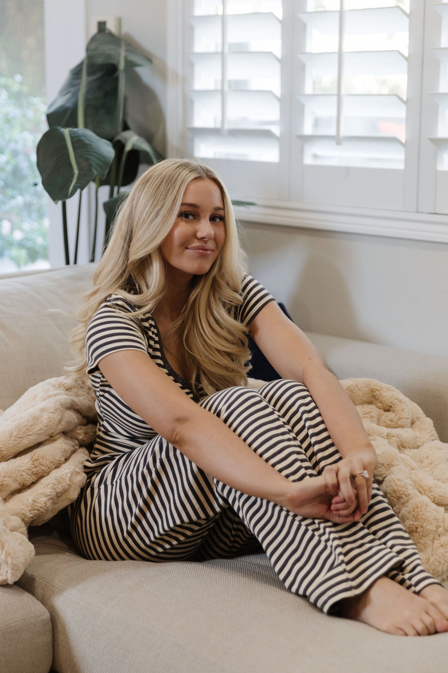 THE LORYN STRIPED PANTS IN CHARCOAL