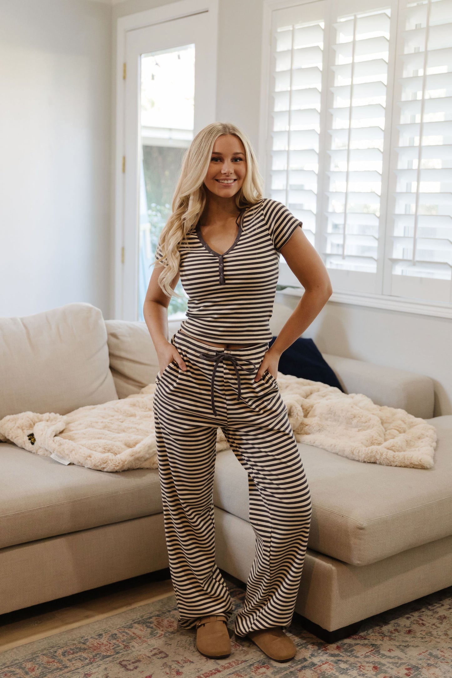 THE LORYN STRIPED PANTS IN CHARCOAL
