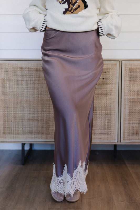 THE KALLIE LACE HEM SKIRT IN DUSTY PURPLE