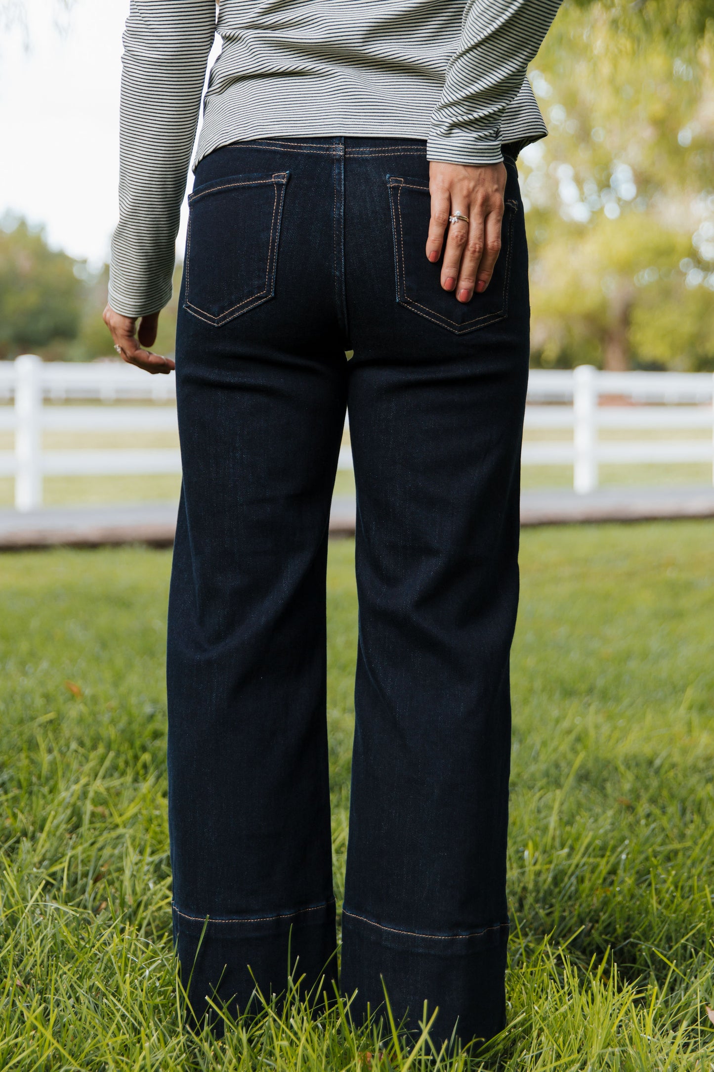 THE AVALYN WIDE LEG SEAM DETAIL JEANS