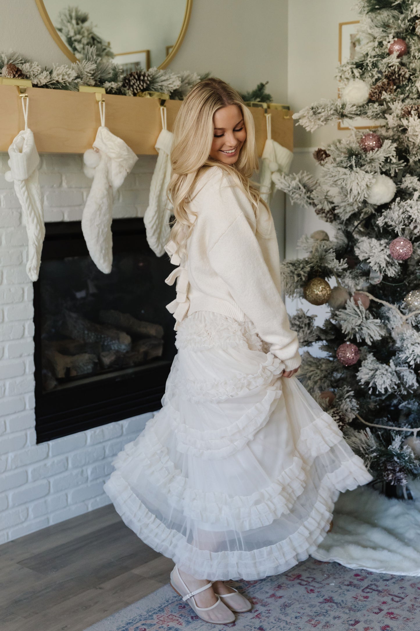 THE ASHLYNN RUFFLE TIERED SKIRT IN CREAM