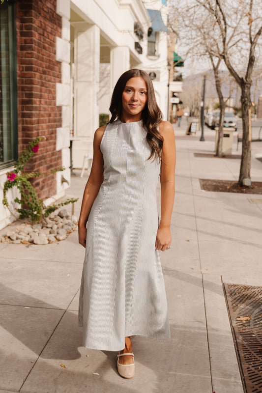 THE JAELYNN PINSTRIPE SLEEVELESS DRESS IN BLUE