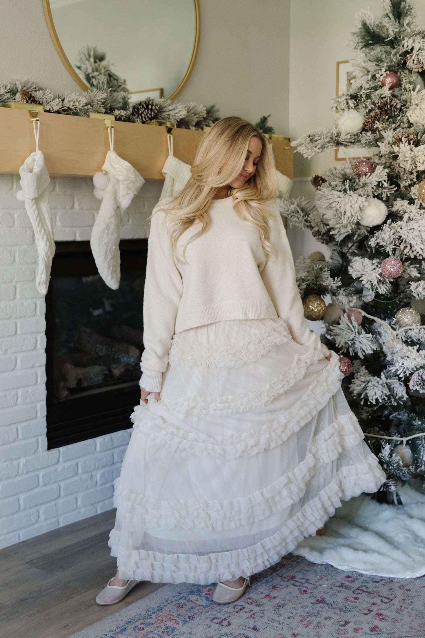 THE ASHLYNN RUFFLE TIERED SKIRT IN CREAM