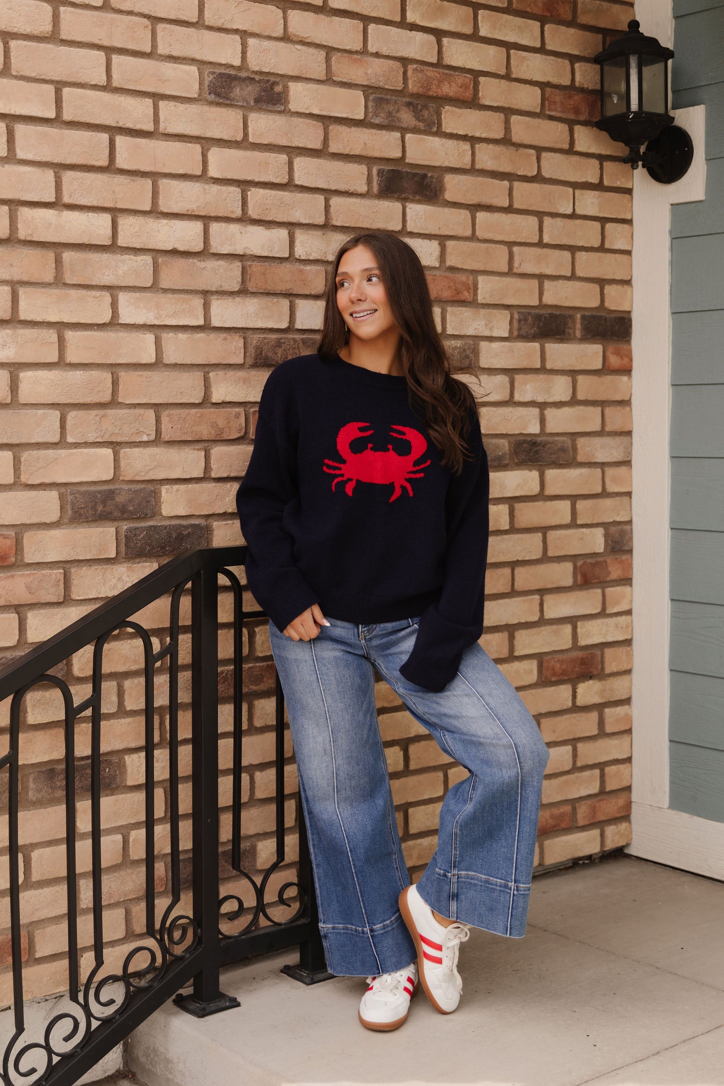 THE SALTY CRAB SWEATER IN NAVY