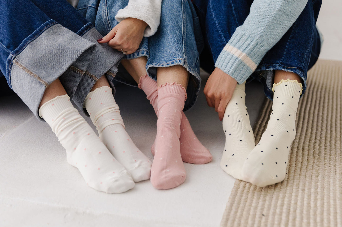 THE RUFFLE TRIM POLKA DOT SOCKS