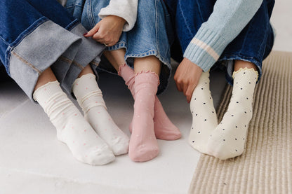 THE RUFFLE TRIM POLKA DOT SOCKS