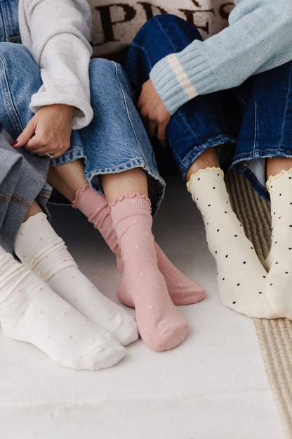 THE RUFFLE TRIM POLKA DOT SOCKS