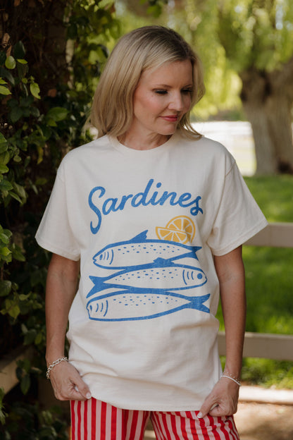 THE SARDINES GRAPHIC TEE IN IVORY