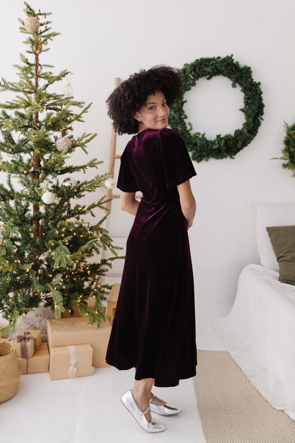 THE KENDALL VELVET DRESS IN WINE