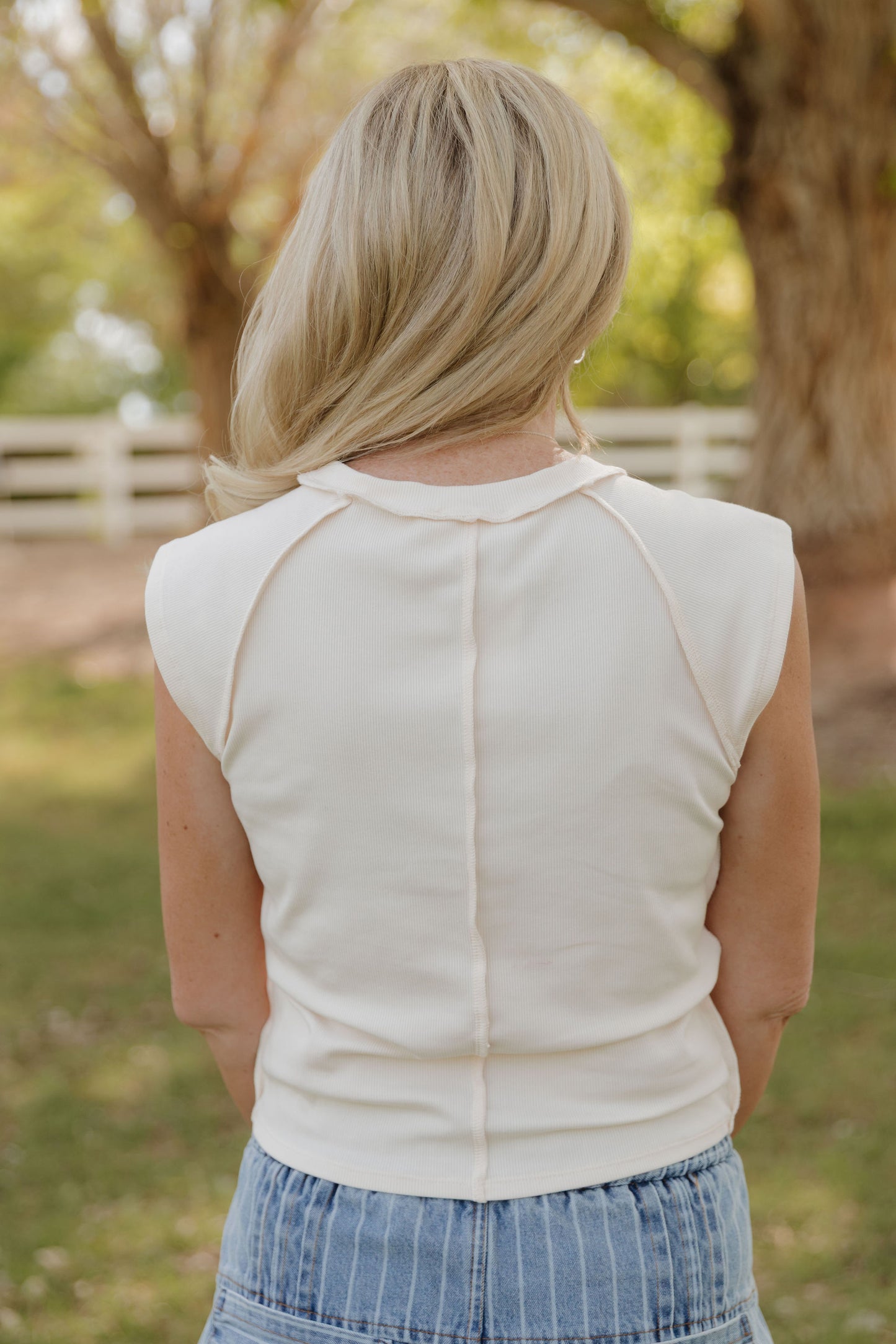 THE CHANDRA RIBBED RAGLAN SLEEVE TOP IN CREAM