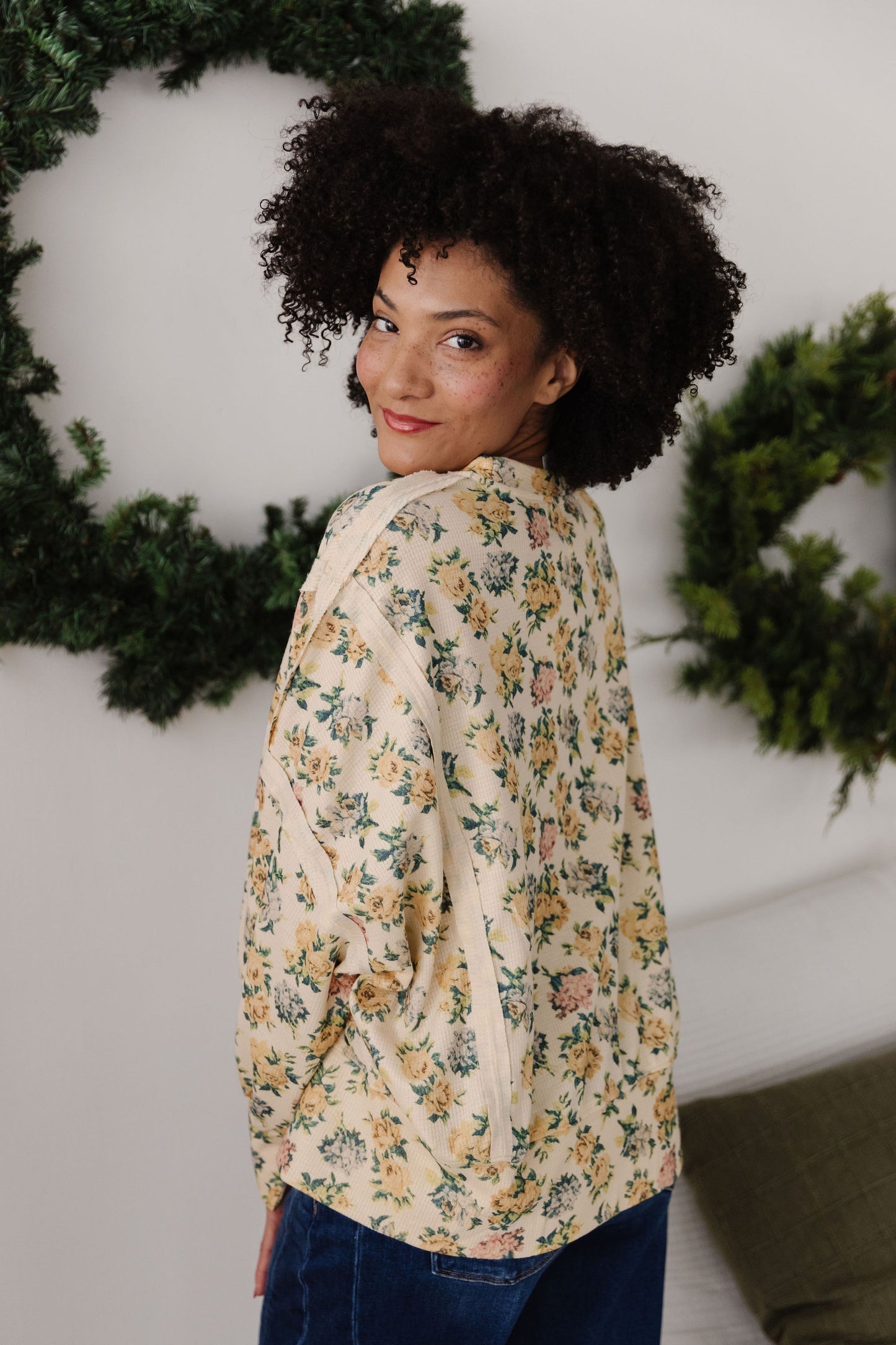 THE SHILANE WAFFLE FLORAL TOP IN CREAM