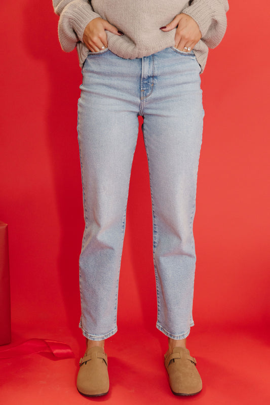THE CASSIDY HIGH RISE DAD JEAN IN LIGHT BLUE