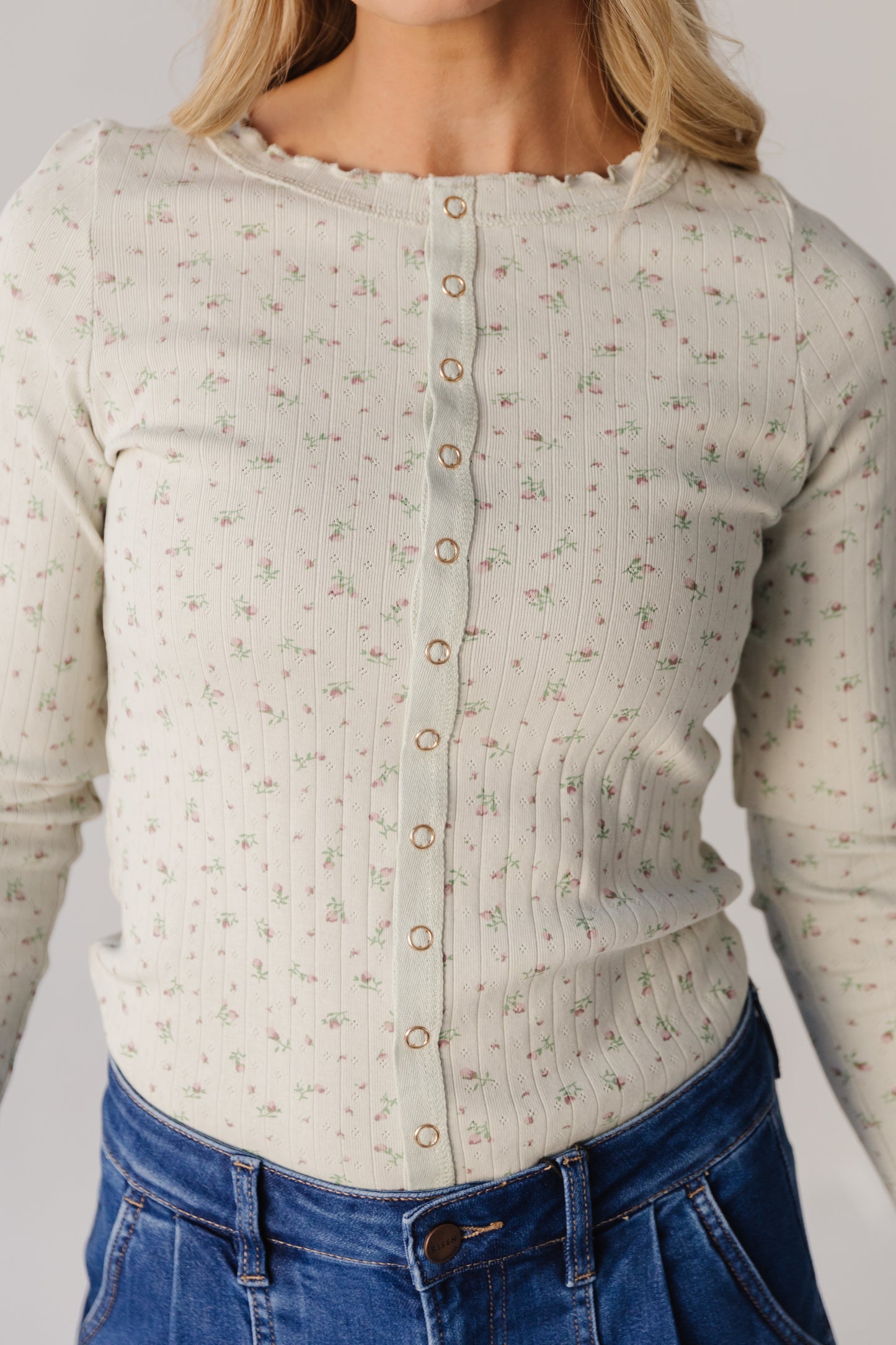 THE ELOISE RIBBED FLORAL TOP IN MOSS GREEN