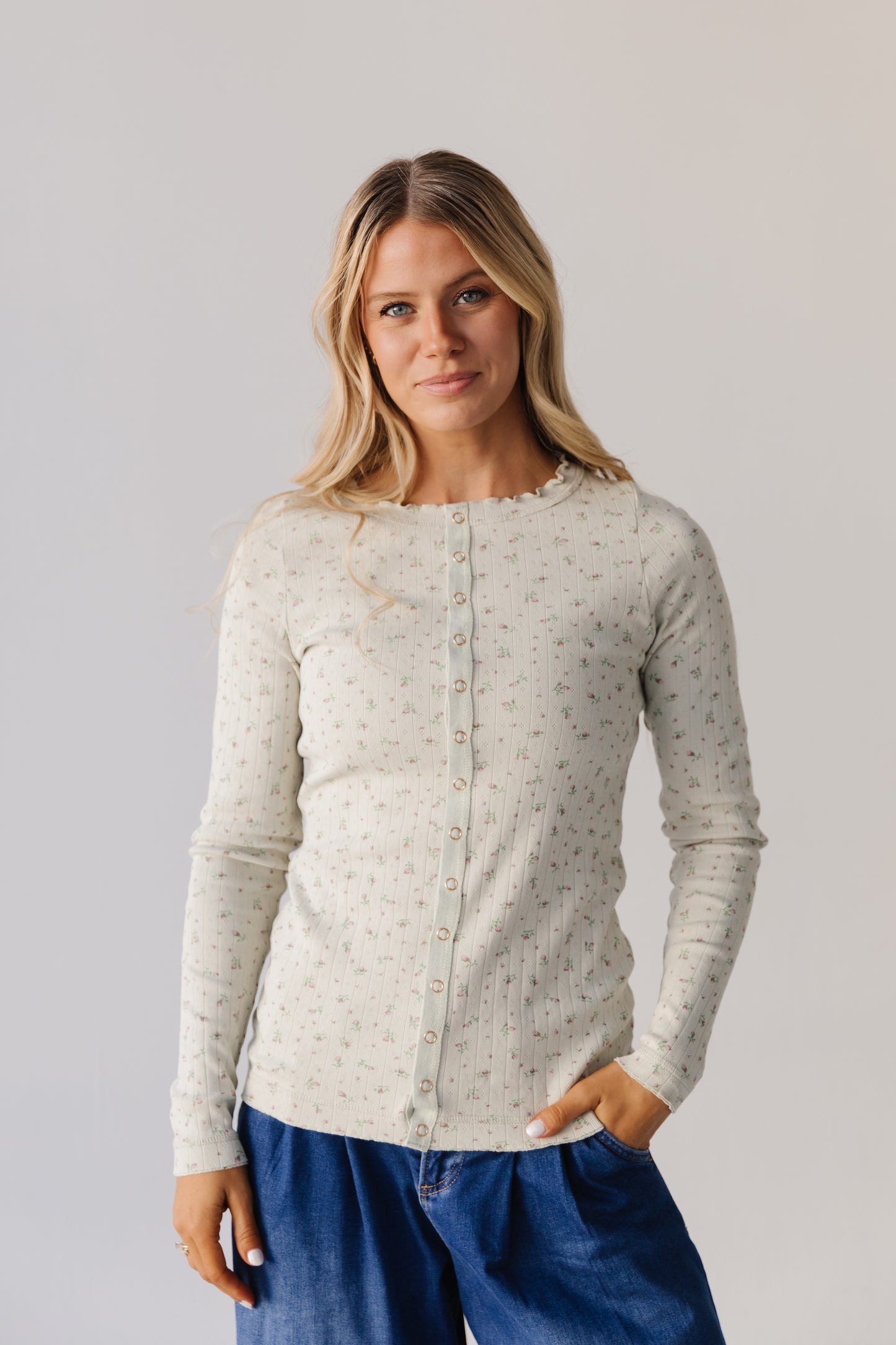 THE ELOISE RIBBED FLORAL TOP IN MOSS GREEN