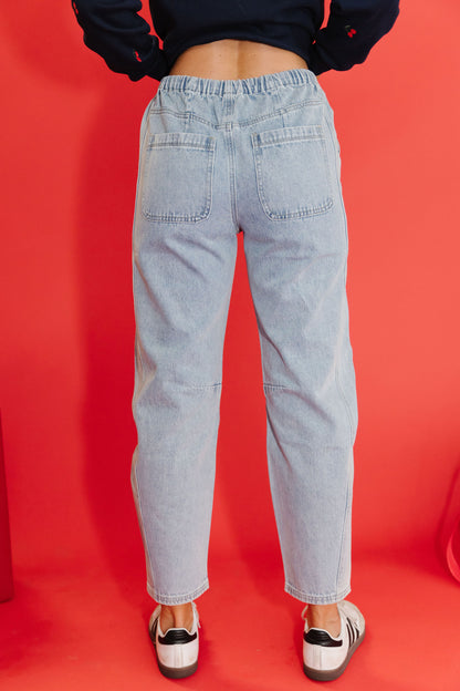 THE TYLER DRAWSTRING BARREL JEANS IN MEDIUM