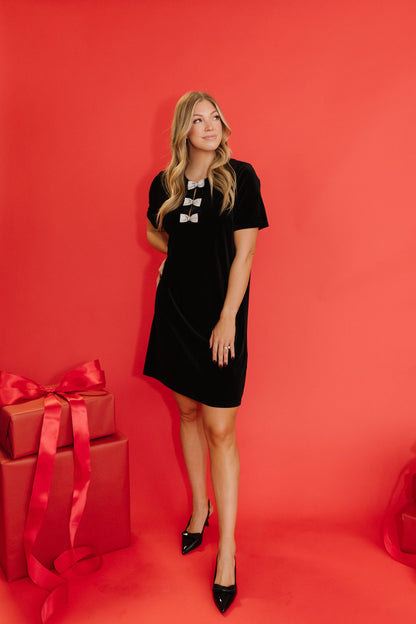 THE BELLE VELVET SHIFT DRESS IN BLACK
