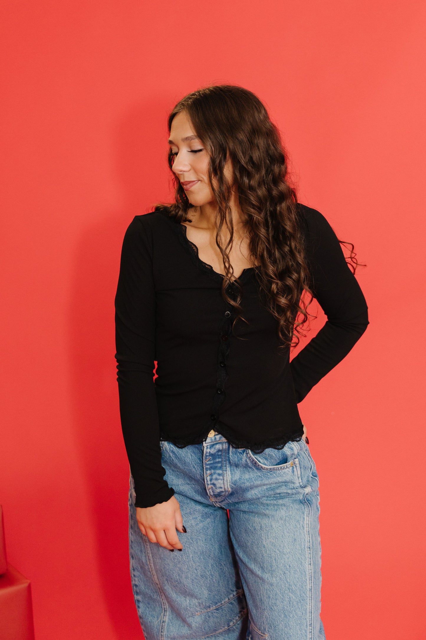 THE ALAINA LACE TRIM BUTTON DOWN IN BLACK