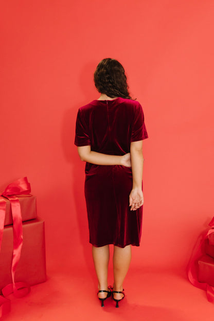 THE BELLE VELVET SHIFT DRESS IN BURGUNDY