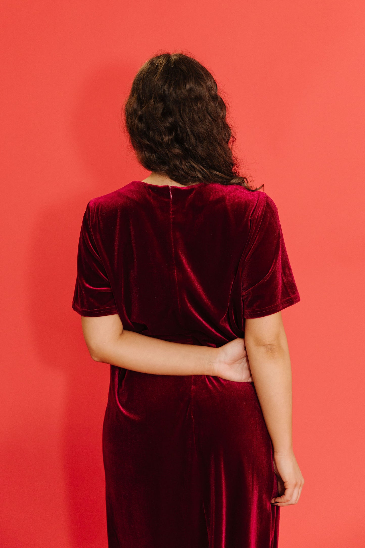 THE BELLE VELVET SHIFT DRESS IN BURGUNDY