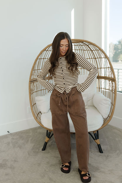 THE JACKSON DRAWSTRING PANTS IN MOCHA
