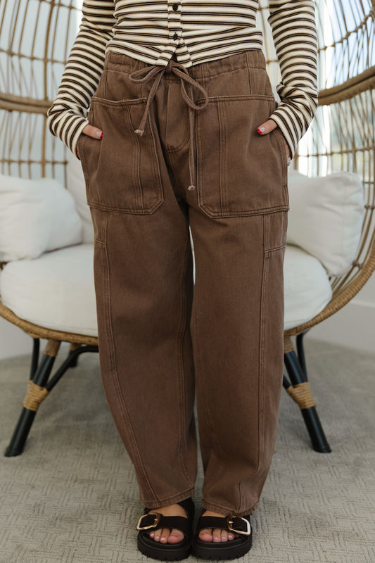 THE JACKSON DRAWSTRING PANTS IN MOCHA