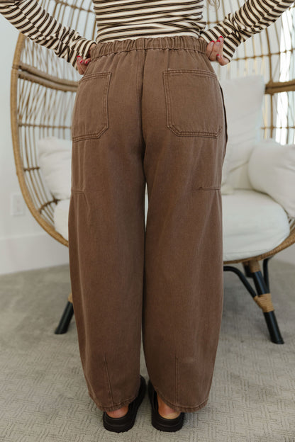 THE JACKSON DRAWSTRING PANTS IN MOCHA