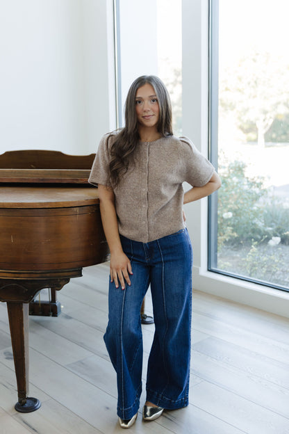 THE ASPEN SHORT SLEEVE CARDIGAN IN MOCHA