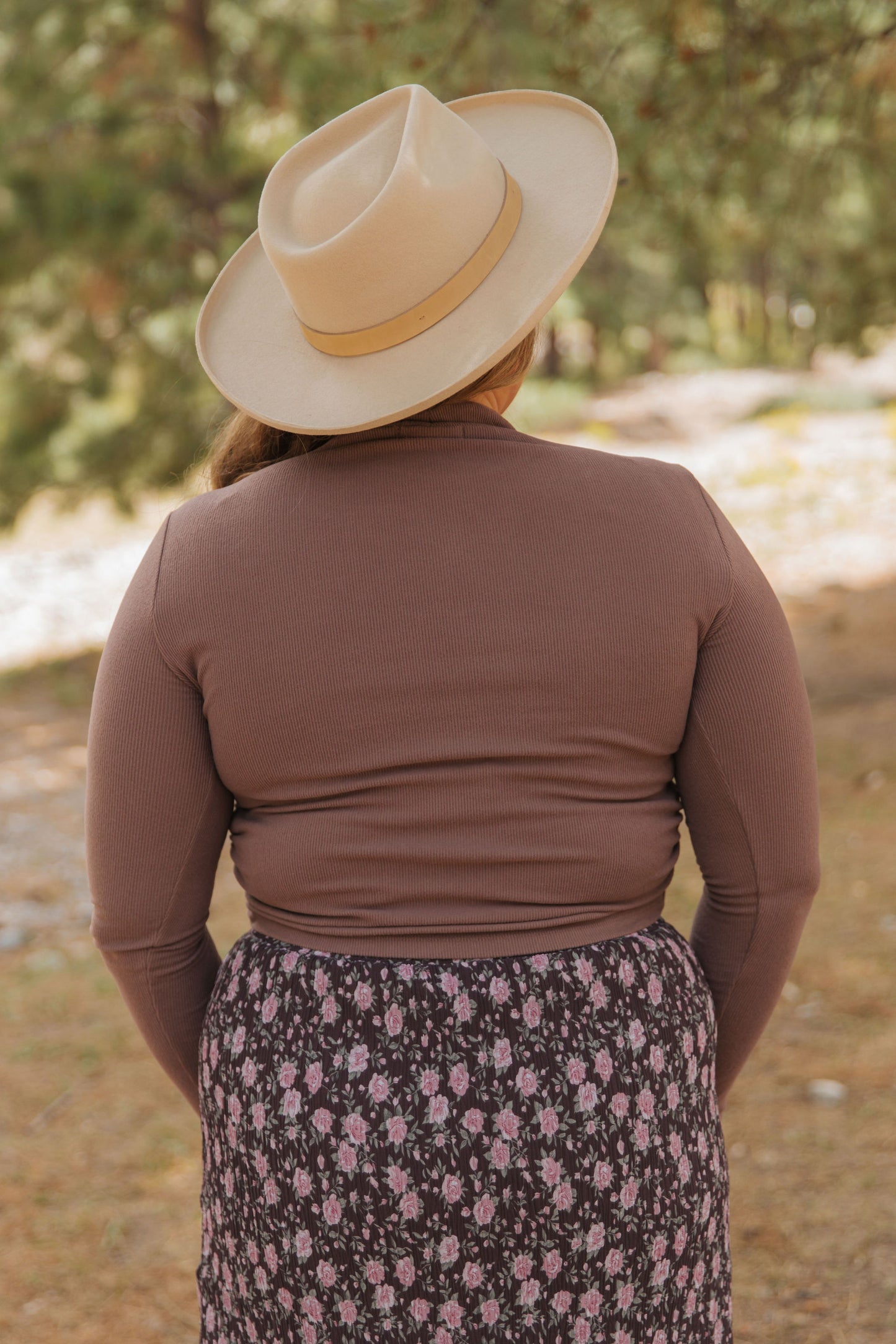 THE RICKIE RUCHED TURTLE NECK IN BROWN