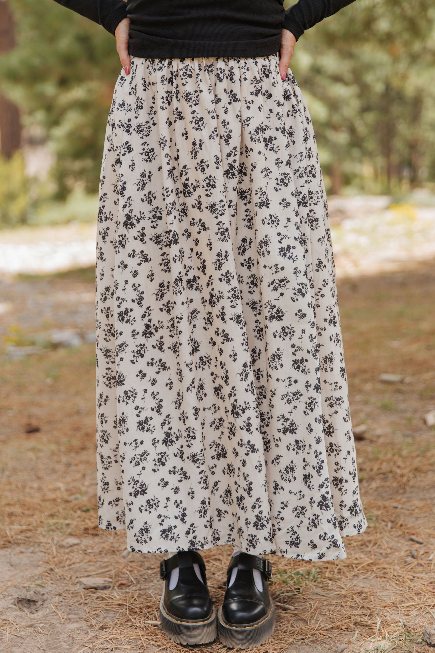 THE ILA FLORAL MIDI SKIRT IN CREAM