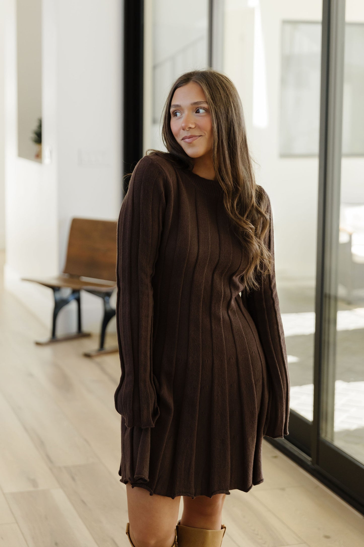 THE ANNALEE RIBBED MINI SWEATER DRESS IN BROWN