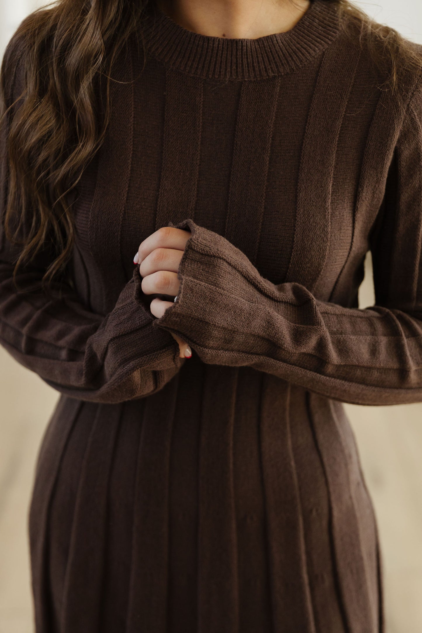 THE ANNALEE RIBBED MINI SWEATER DRESS IN BROWN
