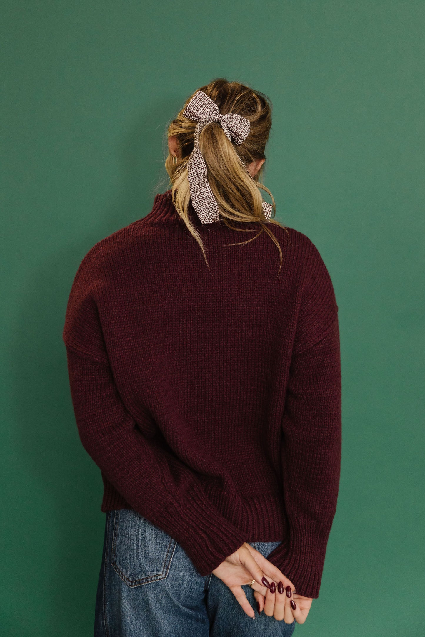 THE SKI ALL WINTER HIGH NECK SWEATER IN BURGUNDY
