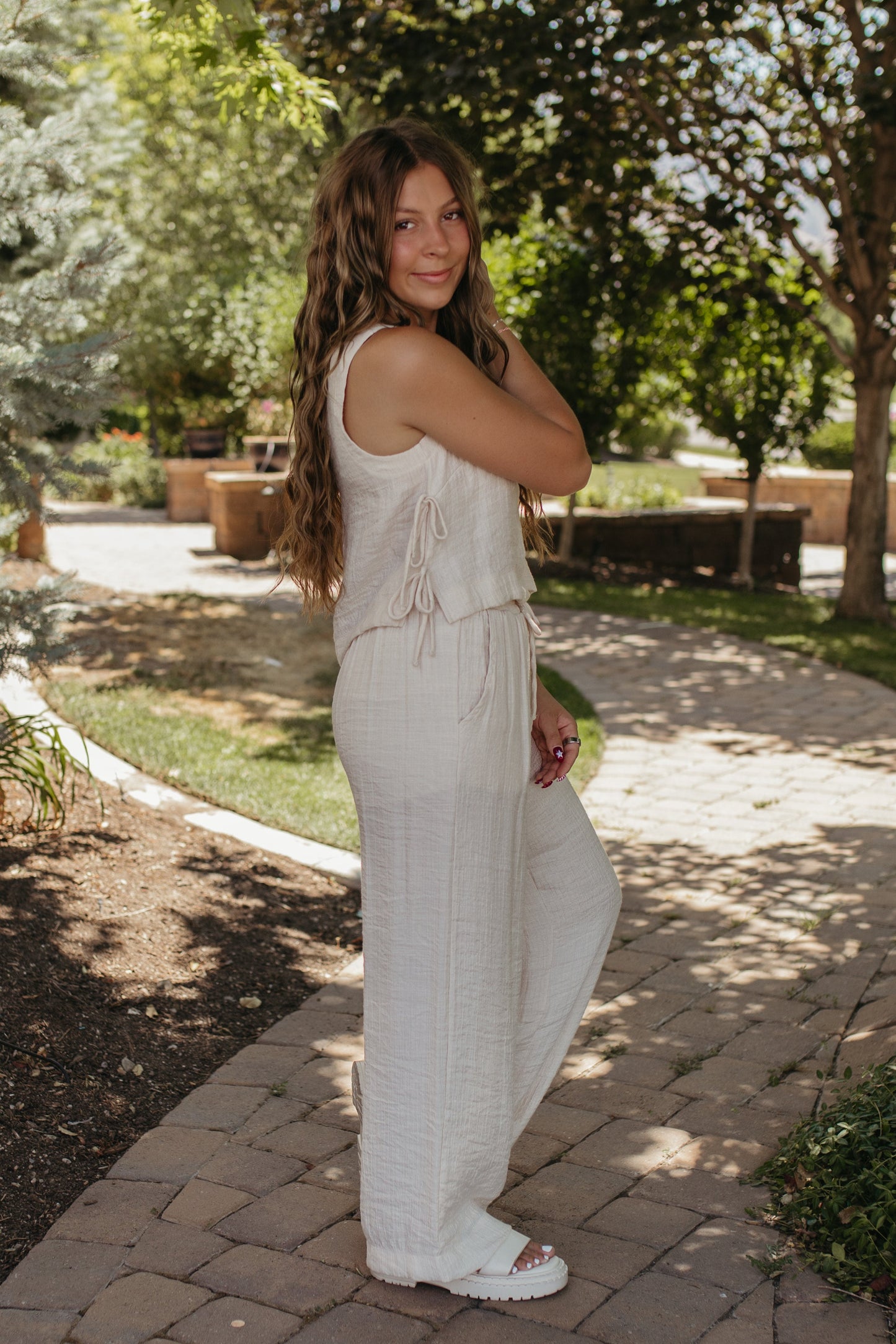 THE COLETTE LINEN PANTS IN OATMEAL