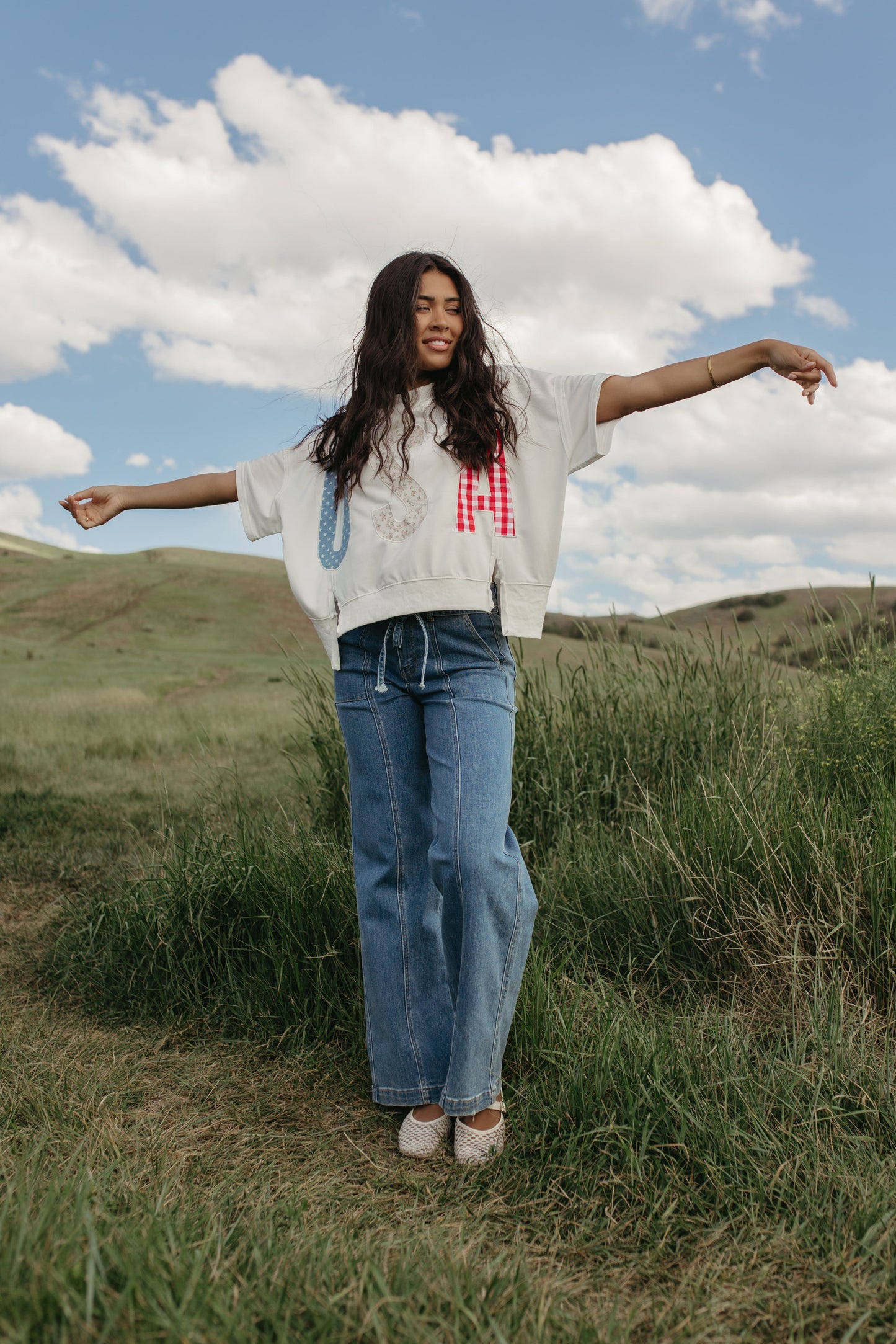 THE CAPRI EMBROIDERED USA OVERSIZED TEE