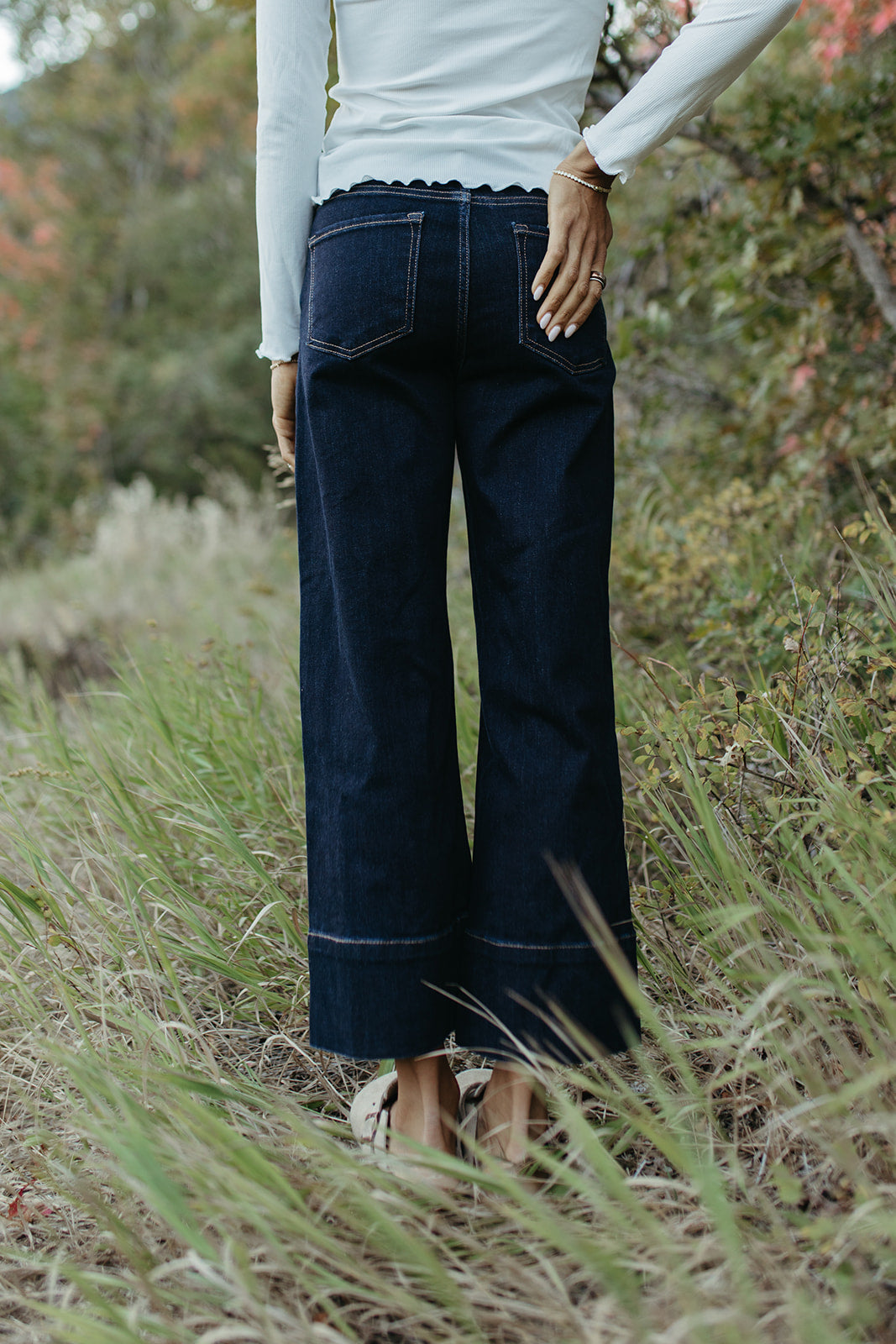 THE AVALYN WIDE LEG SEAM DETAIL JEANS