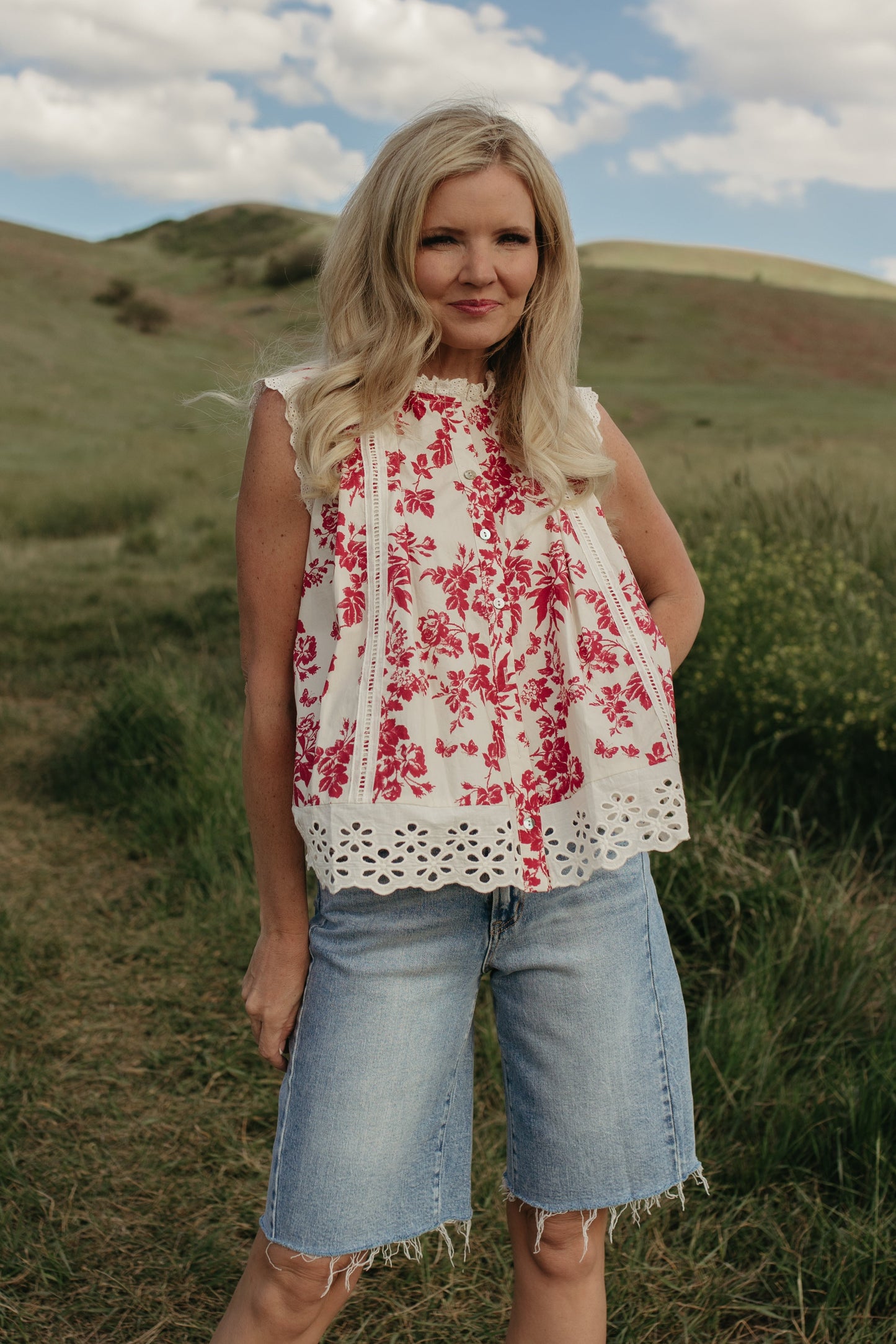 THE MONROE VICTORIAN BOTANIQUE RUFFLE NECK BLOUSE IN RED/WHITE