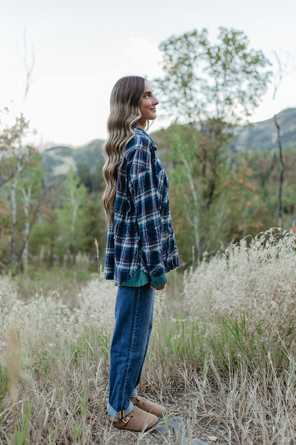 THE SHAY MIDRISE BOYFRIEND JEANS IN DARK WASH