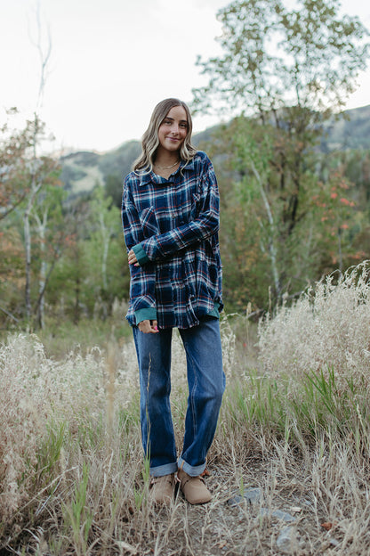 THE GEORGIA FLANNEL SHACKET IN NAVY