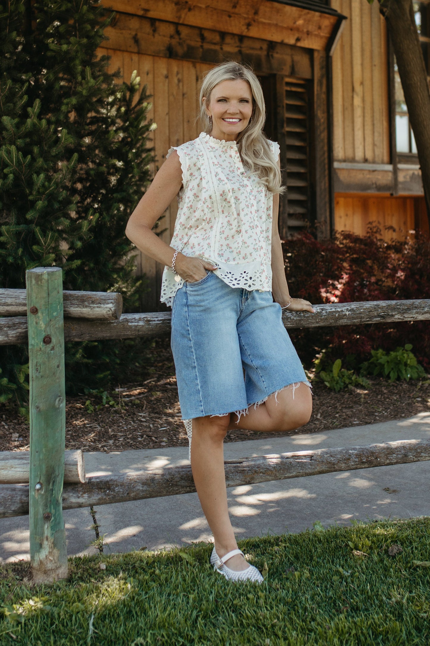 THE MONROE VICTORIAN RUFFLE NECK BLOUSE IN PINK/WHITE