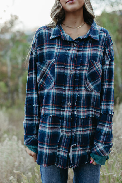 THE GEORGIA FLANNEL SHACKET IN NAVY