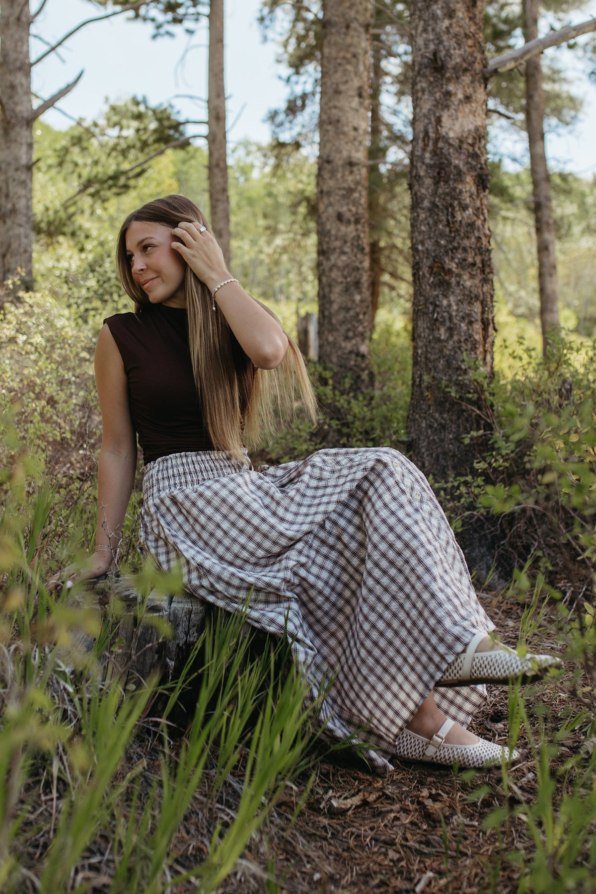THE ARABELLA PLAID MIDI SMOCKED SKIRT IN LIGHT KHAKI