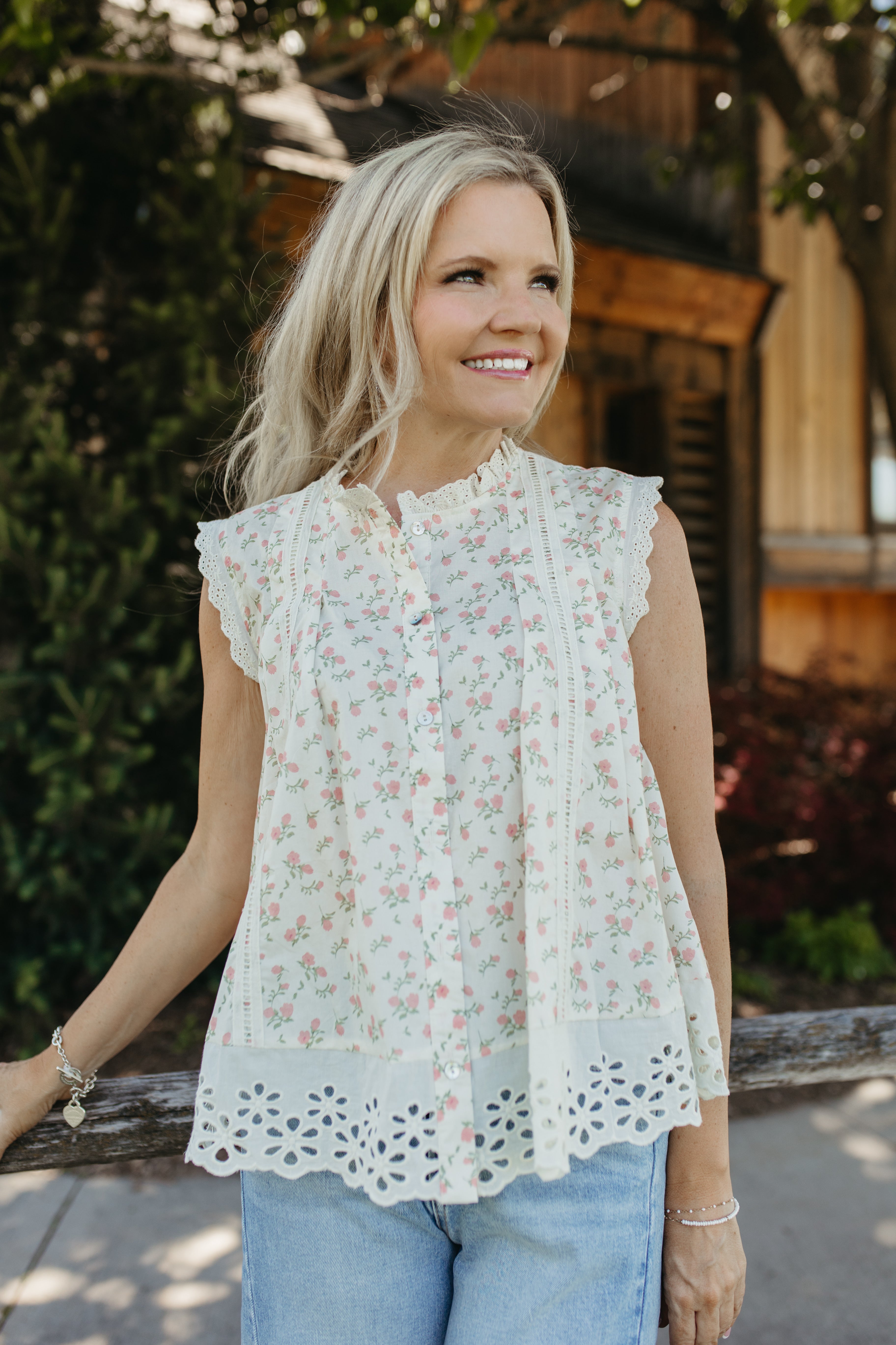 THE MONROE VICTORIAN RUFFLE NECK BLOUSE IN PINK/WHITE – Pink Desert