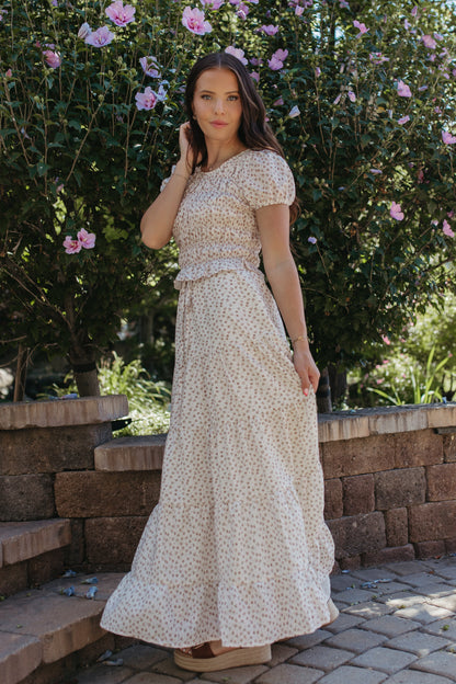 THE ZOE FLORAL SMOCKED TOP IN CREAM