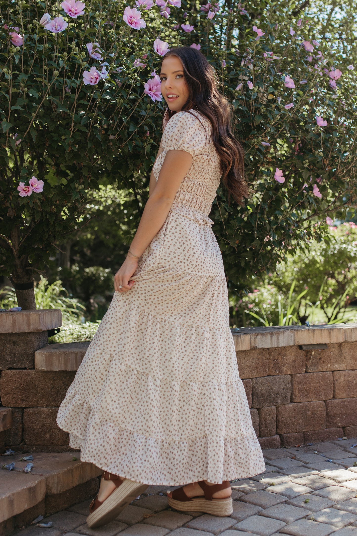 THE ZOE FLORAL TIERED SKIRT IN CREAM