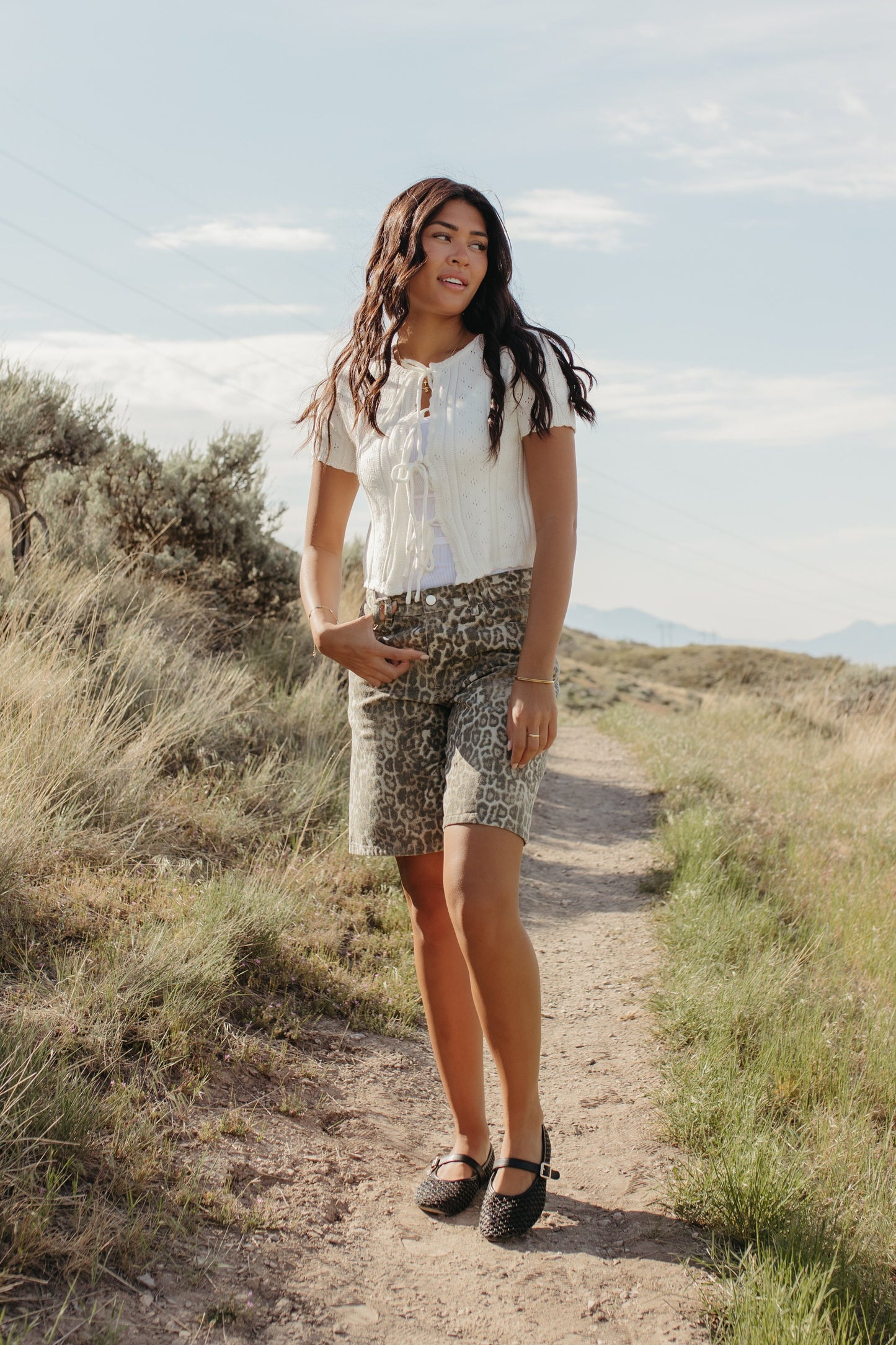 THE KAILEY TIE-FRONT KNIT TOP IN WHITE