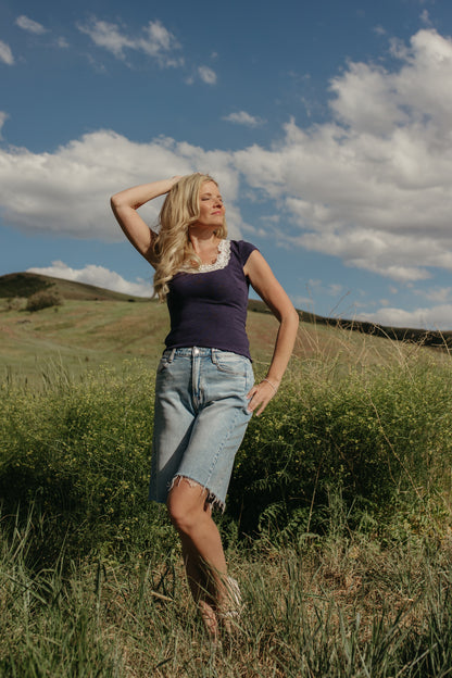 THE EVERLY LACE TEE IN NAVY